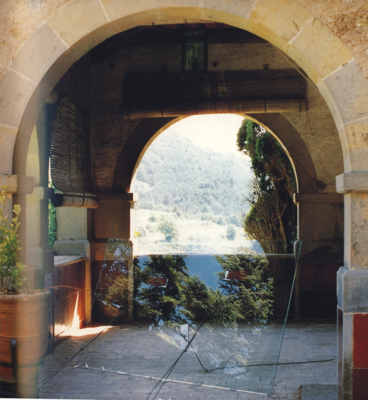 Montesquiu, instalación